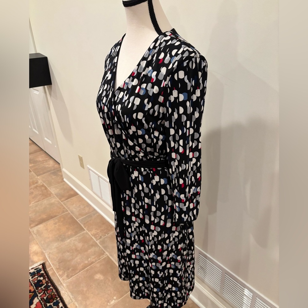 WHBM Faux Wrap Reversible Long Sleeve Jersey Dress-Black and Geometric, S - Picture 4 of 13
